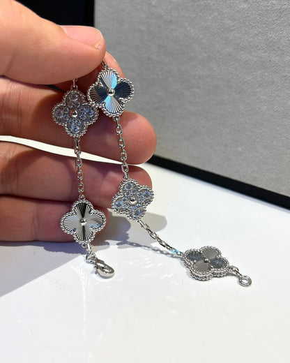 [Windsor Jewelry]CLOVER 5 MOTIF SILVER DIAMOND BRACELET