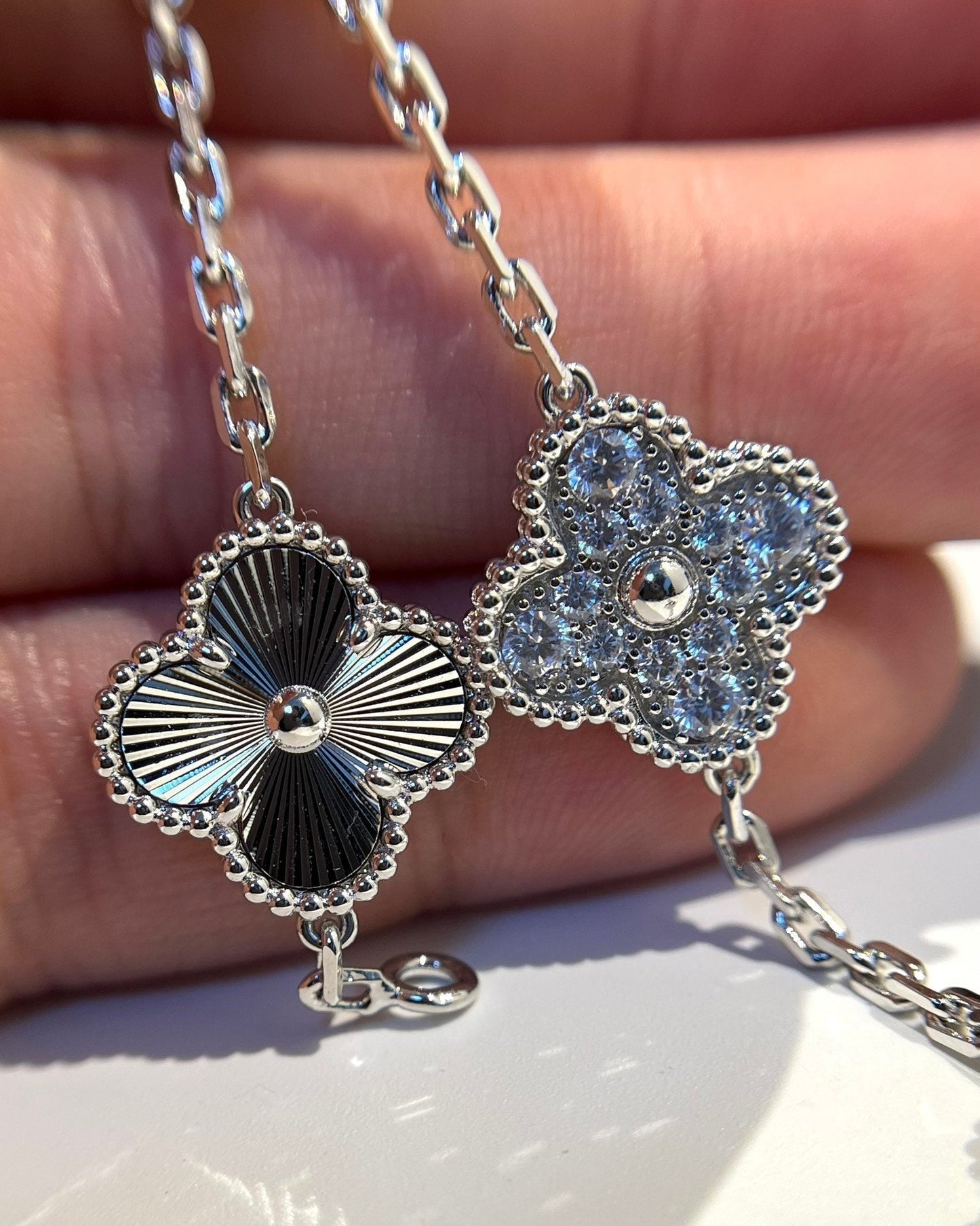 [Windsor Jewelry]CLOVER 5 MOTIF SILVER DIAMOND BRACELET