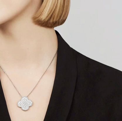 [Windsor Jewelry]CLOVER 25MM LARGE PENDANT DIAMOND PAVED SILVER NECKLACE