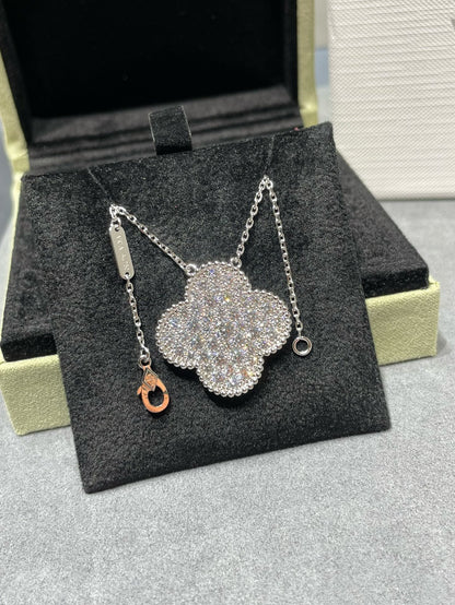 [Windsor Jewelry]CLOVER 25MM LARGE PENDANT DIAMOND PAVED SILVER NECKLACE