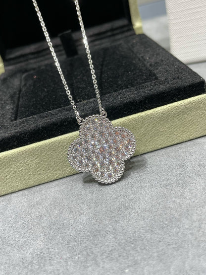 [Windsor Jewelry]CLOVER 25MM LARGE PENDANT DIAMOND PAVED SILVER NECKLACE
