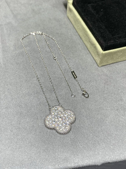 [Windsor Jewelry]CLOVER 25MM LARGE PENDANT DIAMOND PAVED SILVER NECKLACE