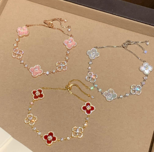 [Windsor Jewelry]CLOVER 5 MOTIF PINK BLUE RED WHITE BRACELET