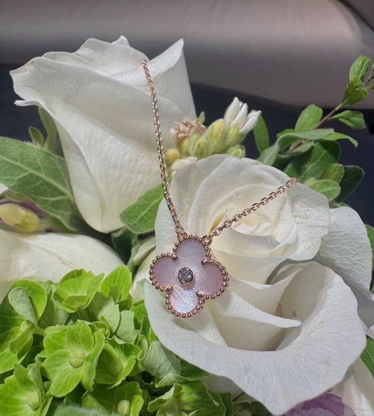 [Windsor Jewelry]2025 CHRISTMAS CLOVER 15MM DIAMOND RHODONITE NECKLACE