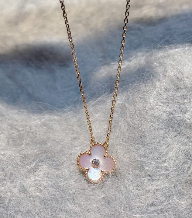 [Windsor Jewelry]2025 CHRISTMAS CLOVER 15MM DIAMOND RHODONITE NECKLACE