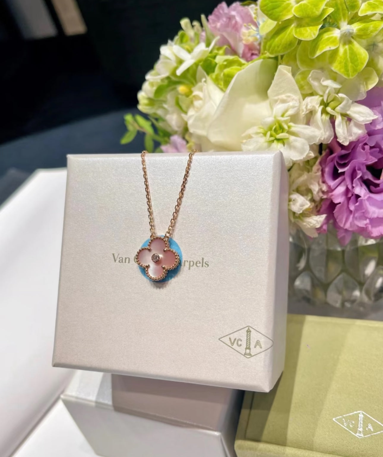 [Windsor Jewelry]2025 CHRISTMAS CLOVER 15MM DIAMOND RHODONITE NECKLACE