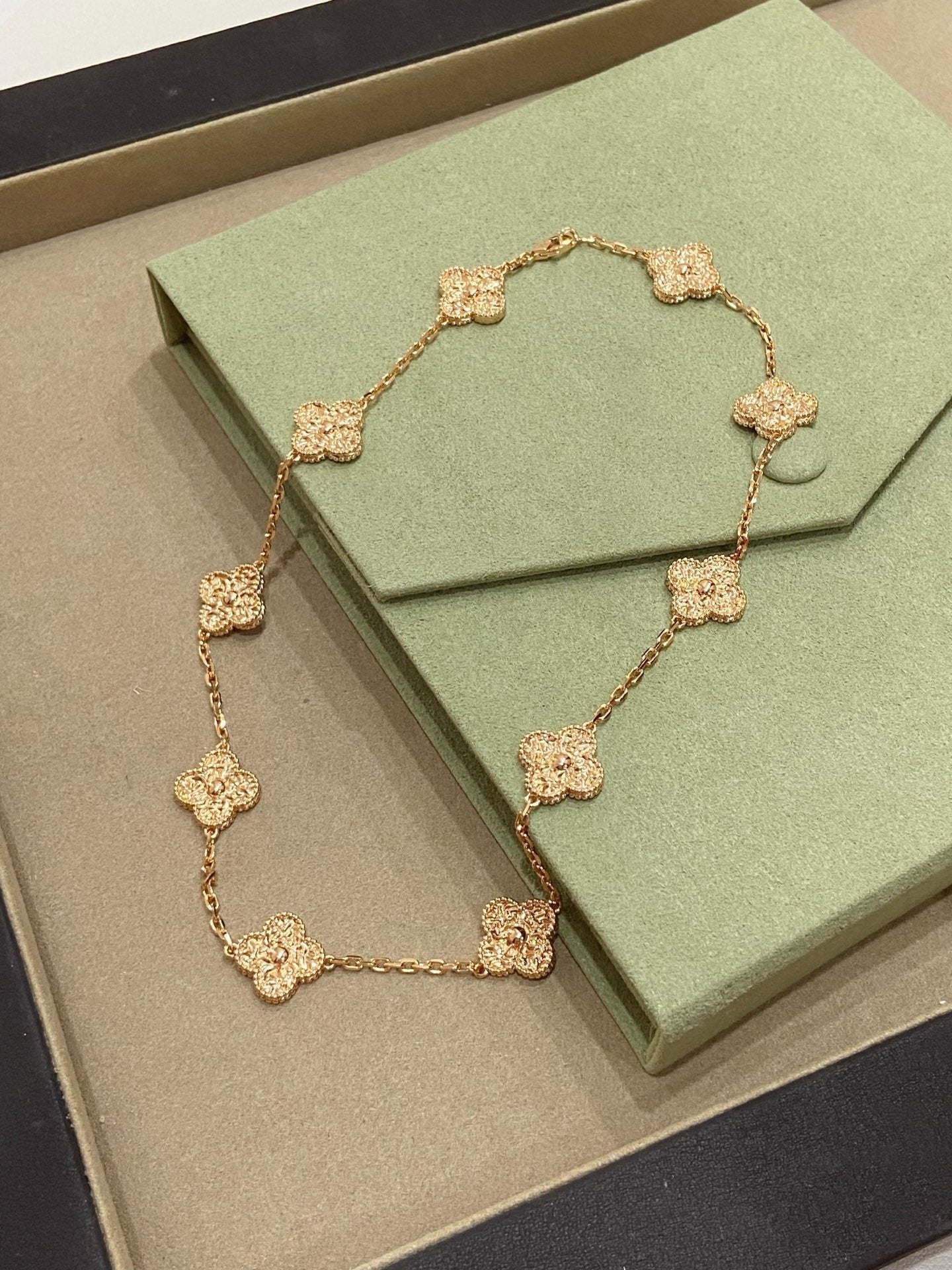 [Windsor Jewelry]CLOVERS THE 10-MOTIFS NECKLACE