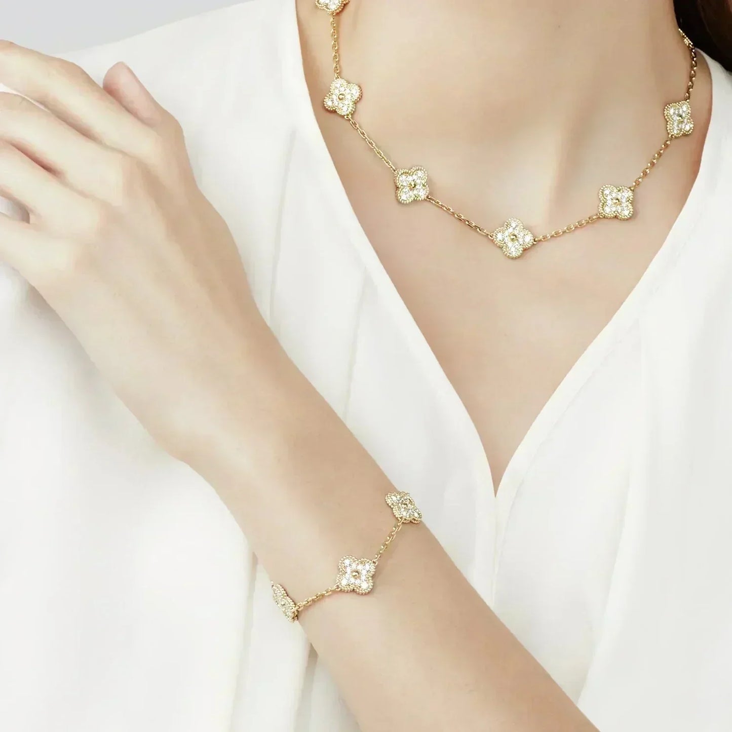 [Windsor Jewelry]CLOVER 5 MOTIFS  FULL DIAMOND BRACELET