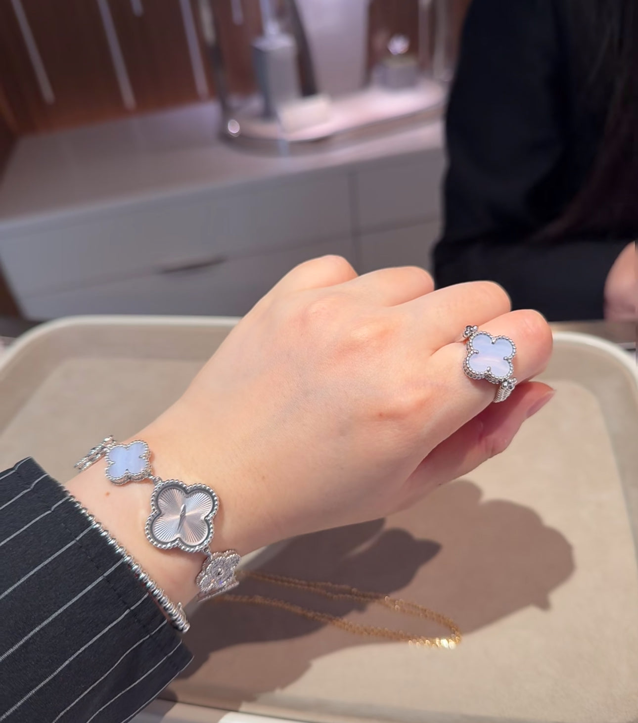 [Windsor Jewelry]CLOVER RIVERSIBLE PURPLE CHALCEDONY RING