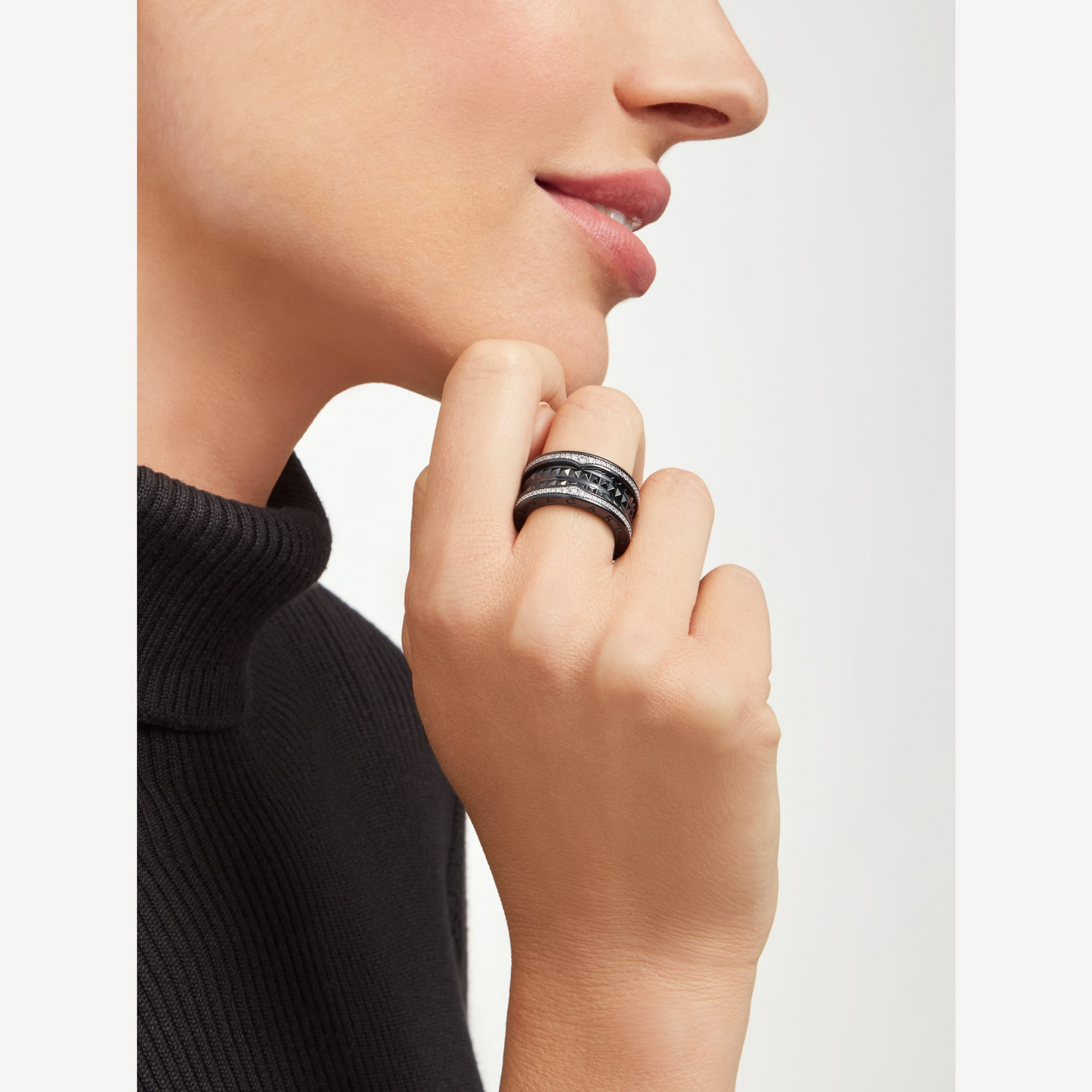 [Windsor Jewelry]ZERO 1 ROCK FOUR-BAND BLACK CERAMIC WITH STUDDED SPIRAL AND PAVED DIAMONDS RING