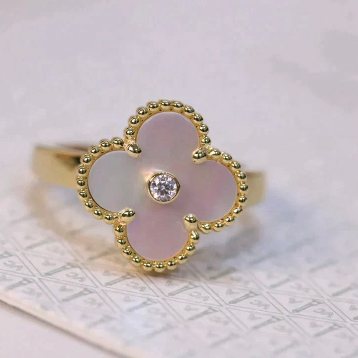 [Windsor Jewelry]CLOVER PINK MOP RING GOLD DIAMOND