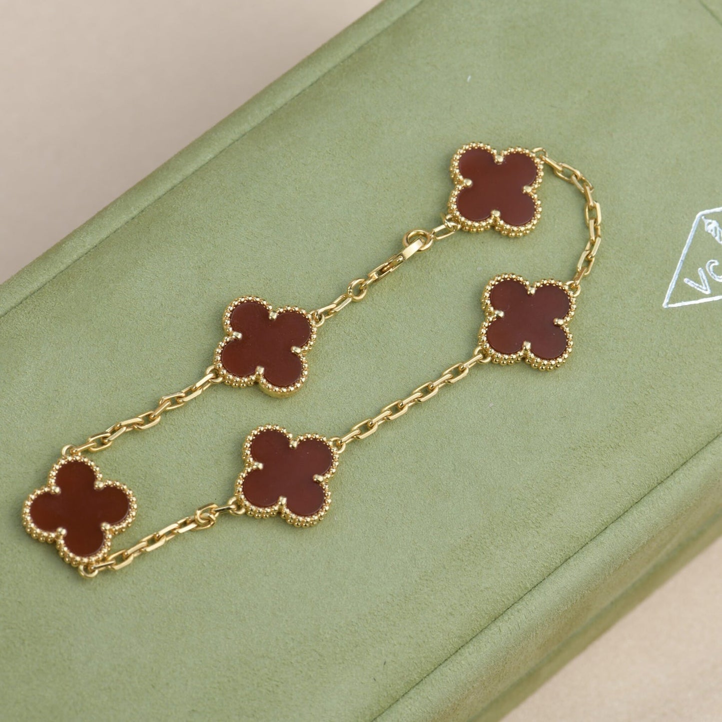 [Windsor Jewelry]CLOVER 5 MOTIFS RED AGATE  BRACELET