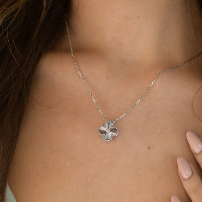 [Windsor Jewelry]CLOVER  15MM DIAMOND LASER NECKLACE SILVER