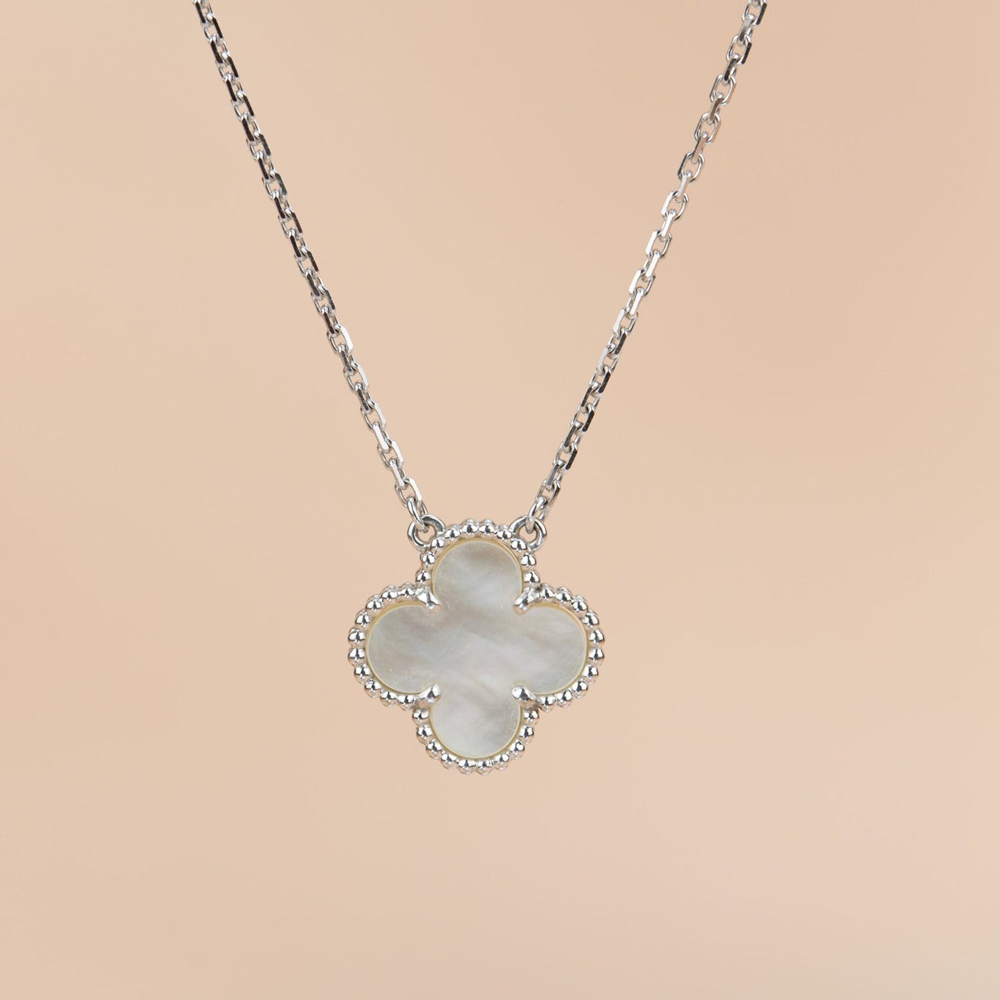 [Windsor Jewelry]CLOVER  15MM WHITE MOTHER-OF-PEARL SILVER