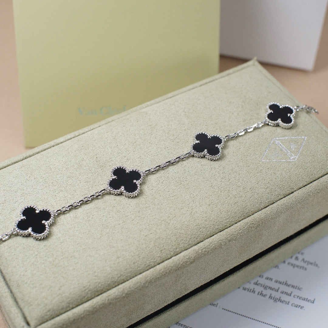 [Windsor Jewelry]CLOVER 5 MOTIF ONYXS  BRACELET SILVER