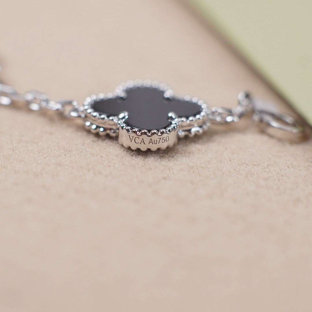 [Windsor Jewelry]CLOVER 5 MOTIF ONYXS  BRACELET SILVER