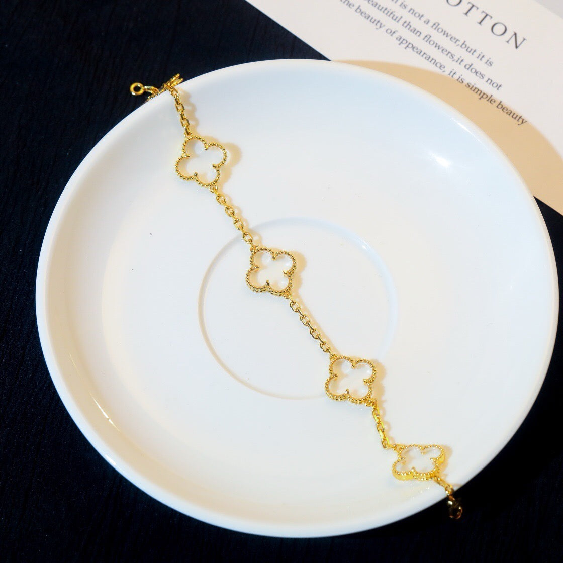 [Windsor Jewelry]CLOVER 5 MOTIF ROCK CRYSTAL PINK GOLD BRACELET