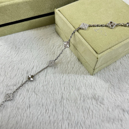 [Windsor Jewelry]CLOVER 6 MOTIF DIAMOND LASER BRACELET