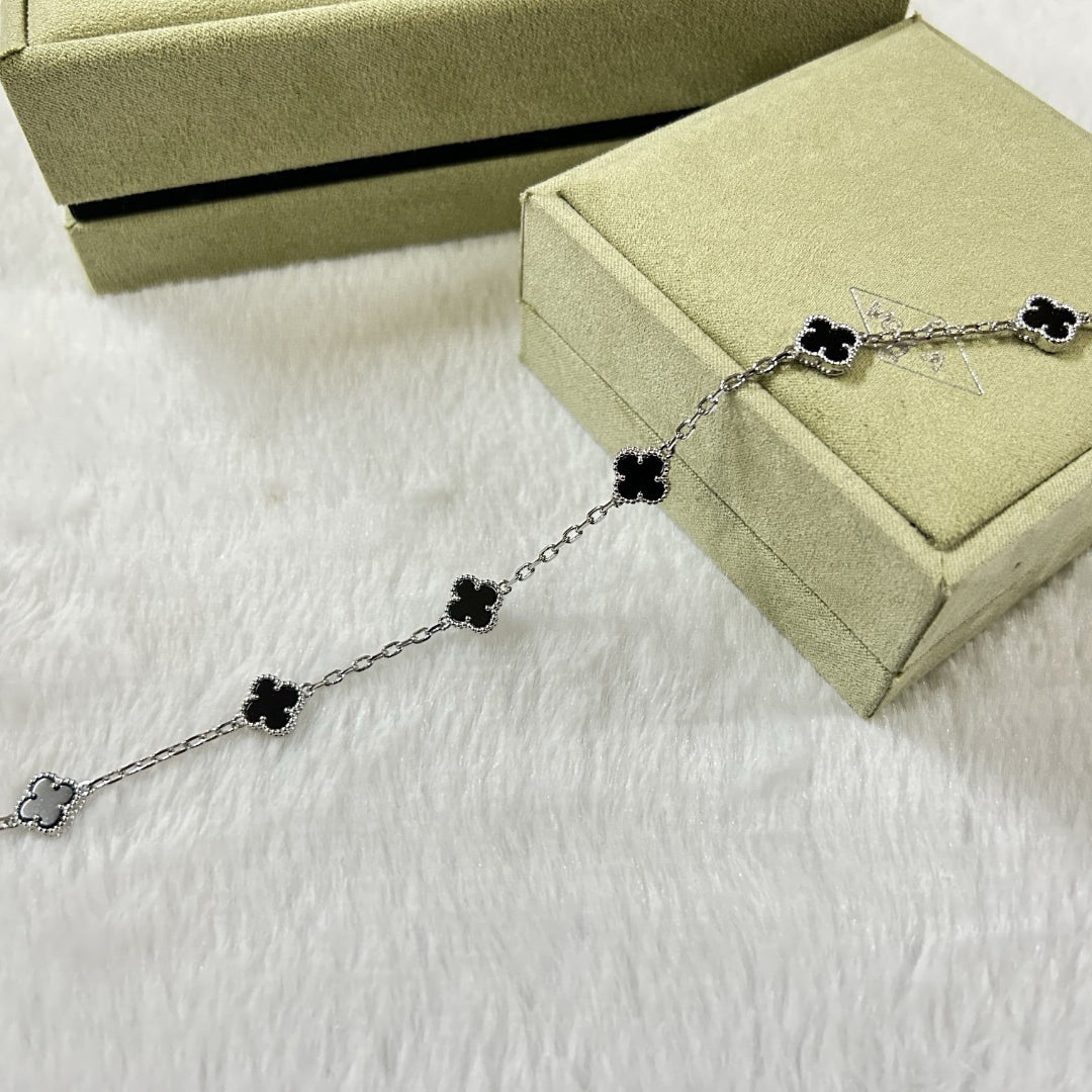 [Windsor Jewelry]CLOVER 6 MOTIF  ONYXS BRACELET