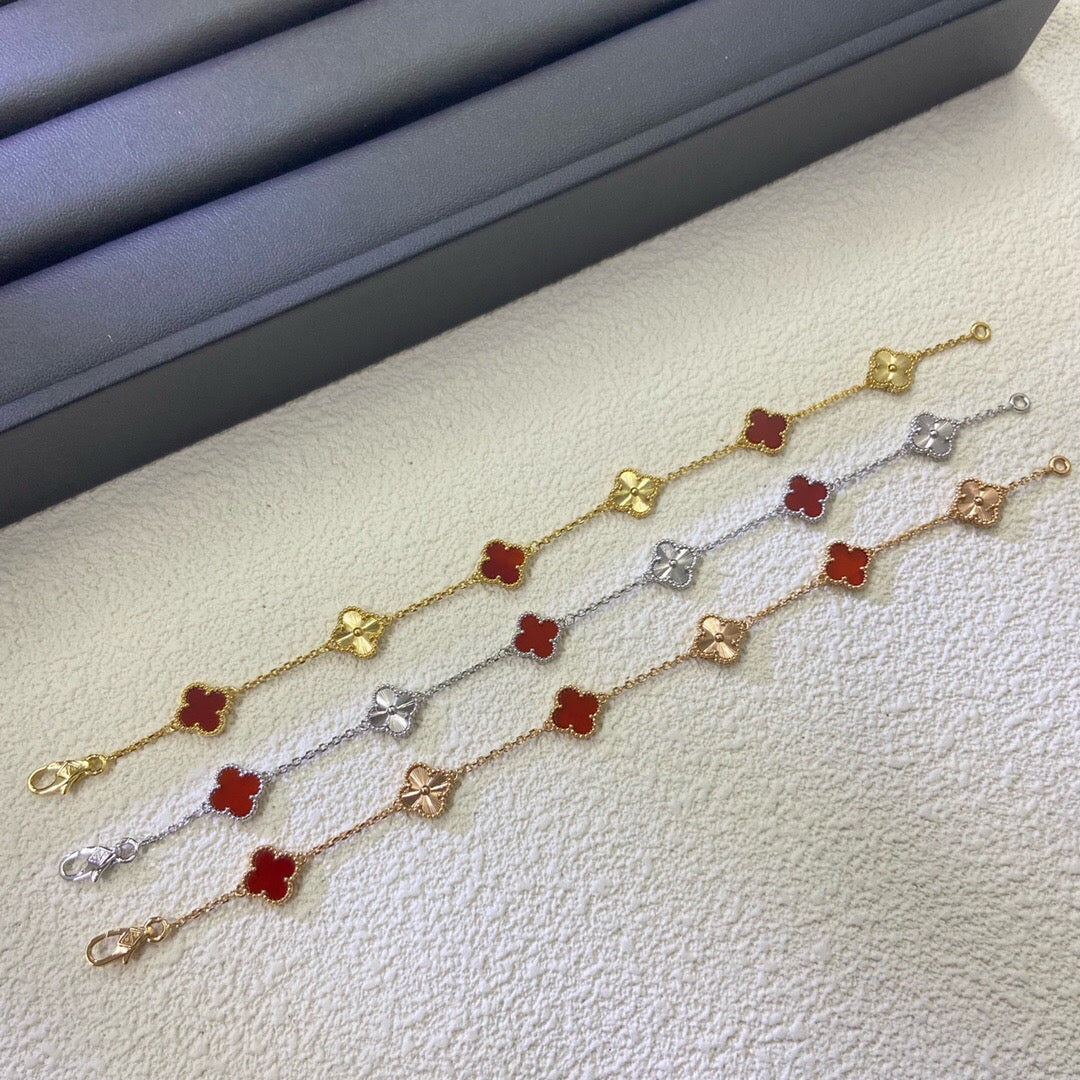 [Windsor Jewelry]CLOVER 6 MOTIF RED AGATE LASER BRACELET