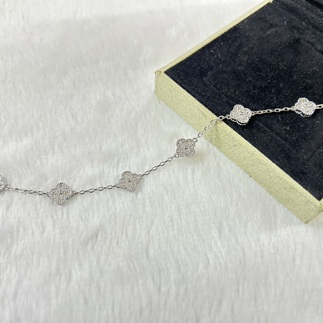 [Windsor Jewelry]CLOVER 6 MOTIF DIAMOND BRACELET