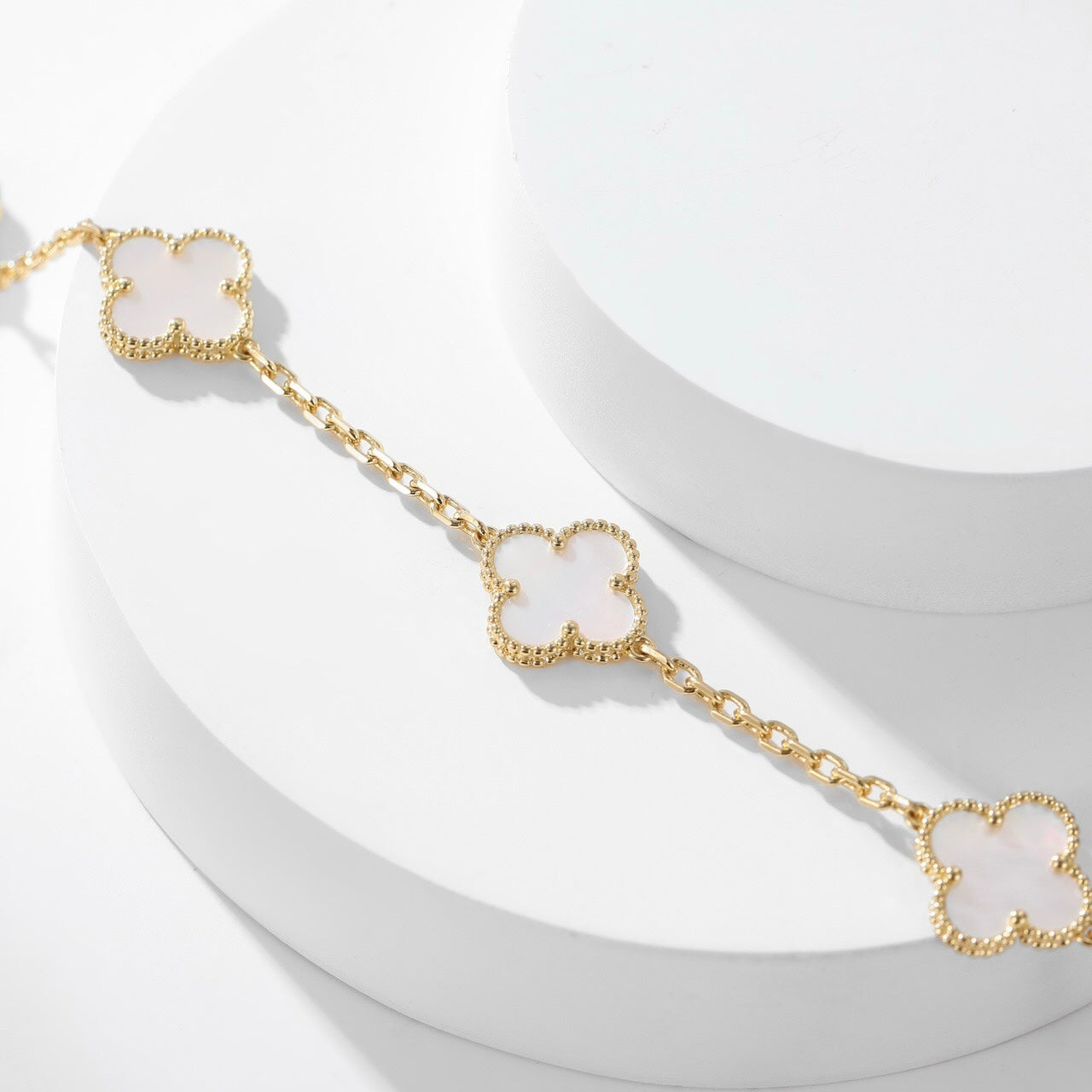 [Windsor Jewelry]CLOVERS THE 10-MOTIFS WHITE MOTHER OF PEARL NECKLACE