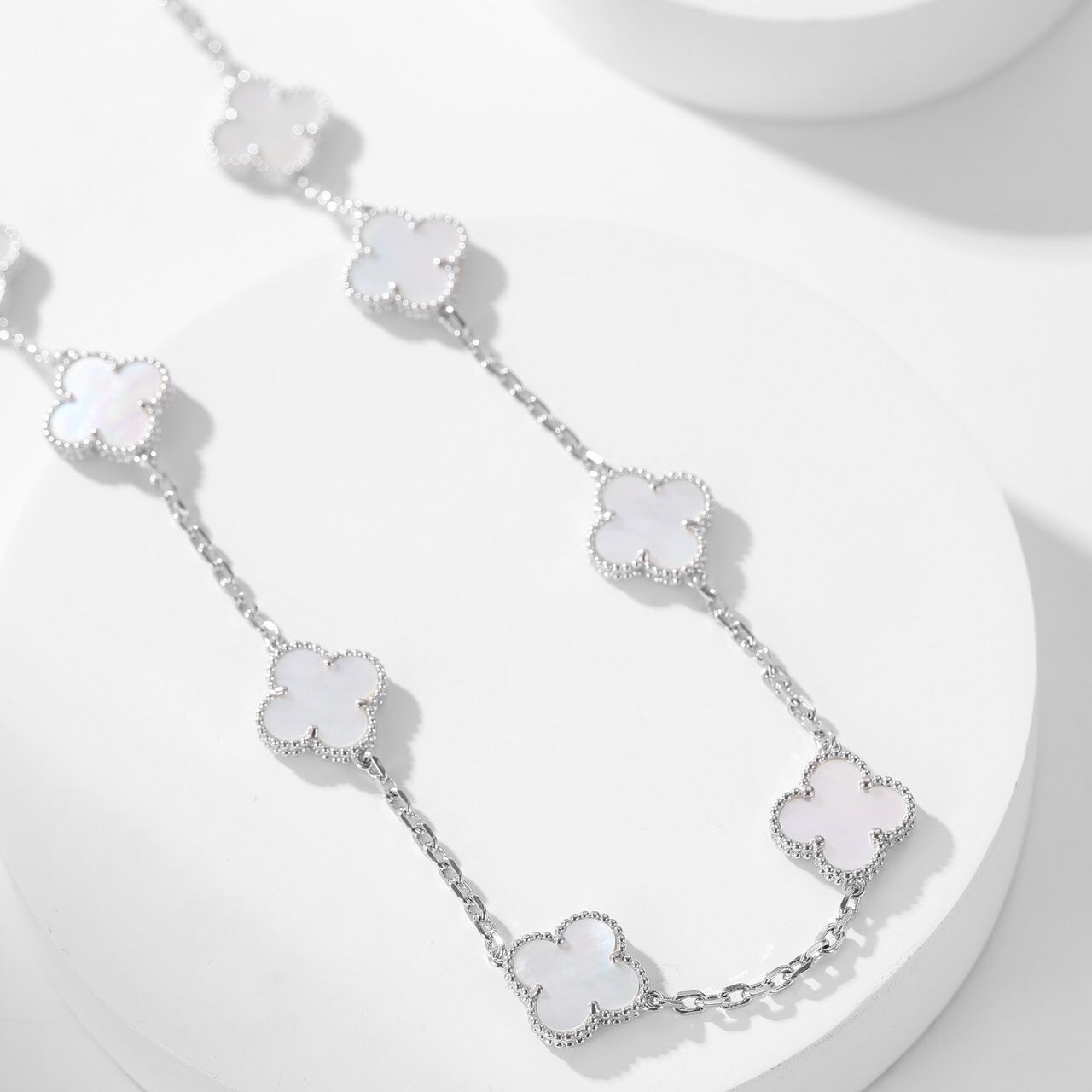 [Windsor Jewelry]CLOVERS THE 10-MOTIFS WHITE MOTHER OF PEARL NECKLACE
