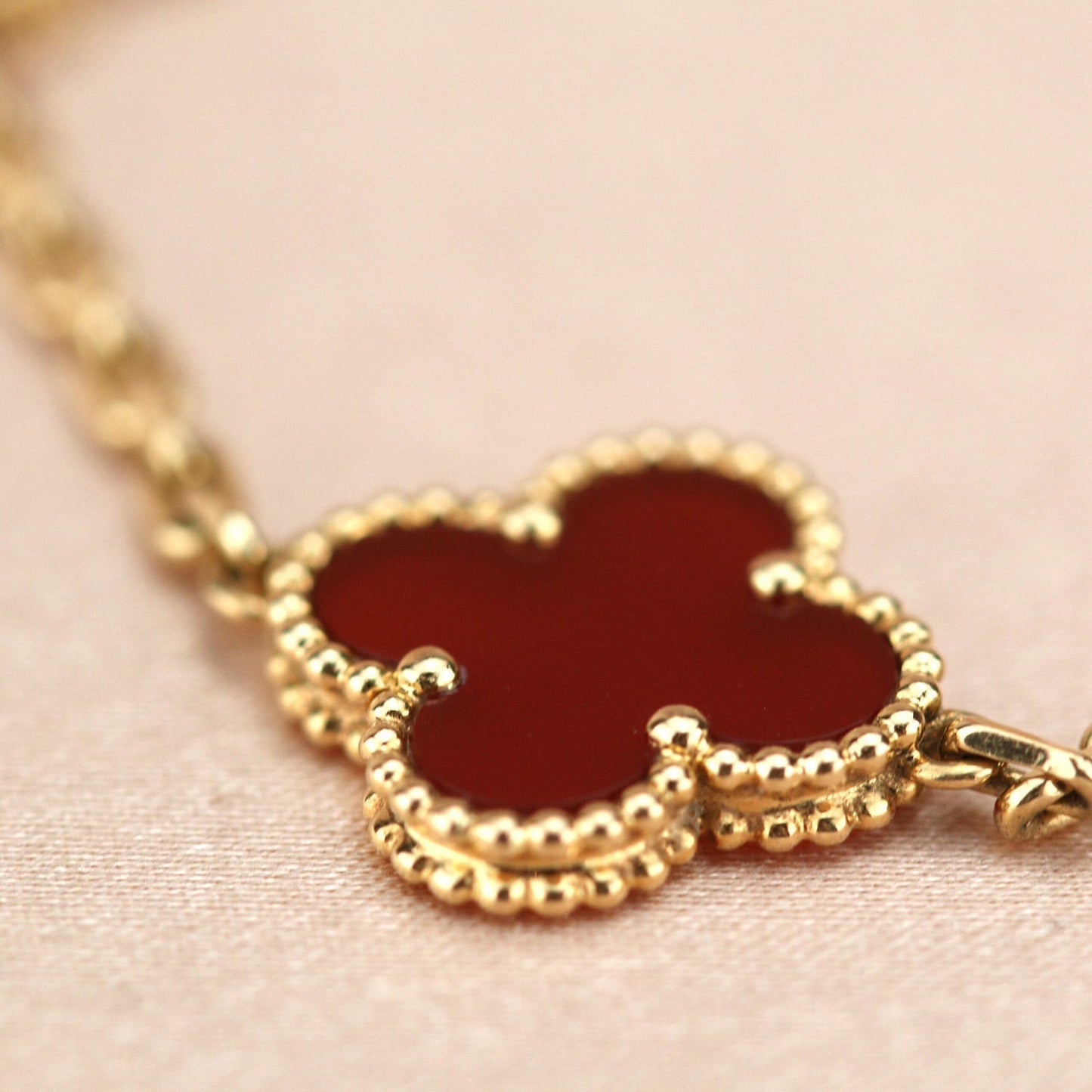 [Windsor Jewelry]CLOVER 5 MOTIFS RED AGATE  BRACELET