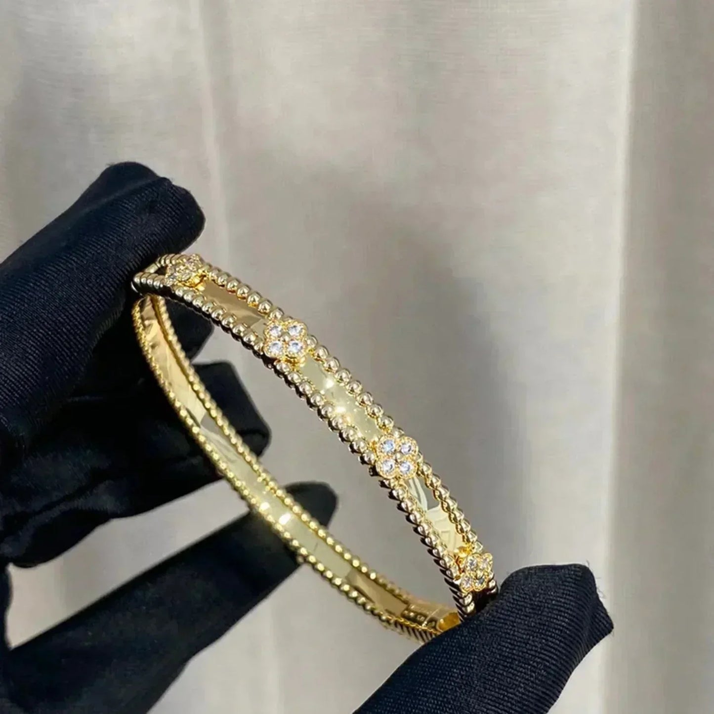 [Windsor Jewelry]CLOVER BRACELET 4MM DIAMONDS