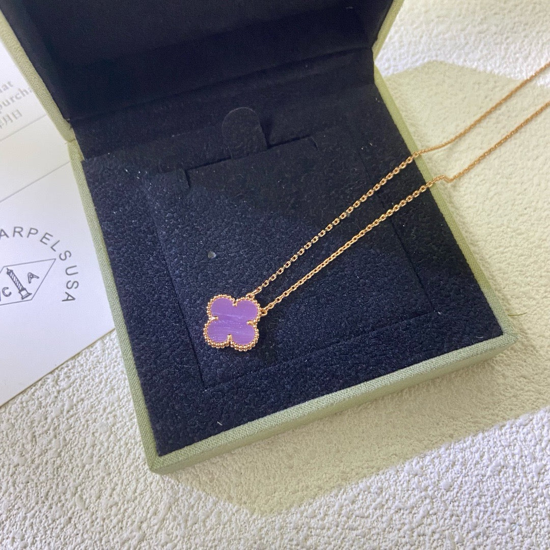 [Windsor Jewelry]CLOVER 15MM  PURPLE VIOLET NECKLACE