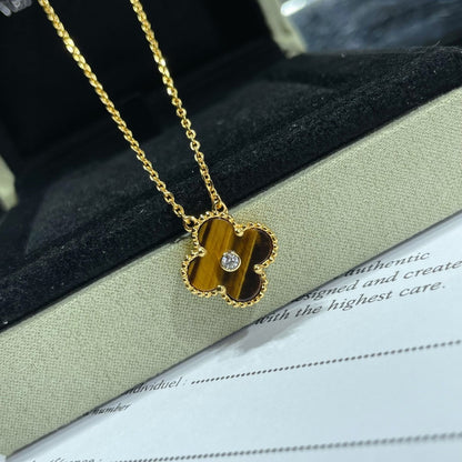 [Windsor Jewelry]CLOVER 15MM DIAMOND AND YELLOW TIGER'S EYE AGATE necklace