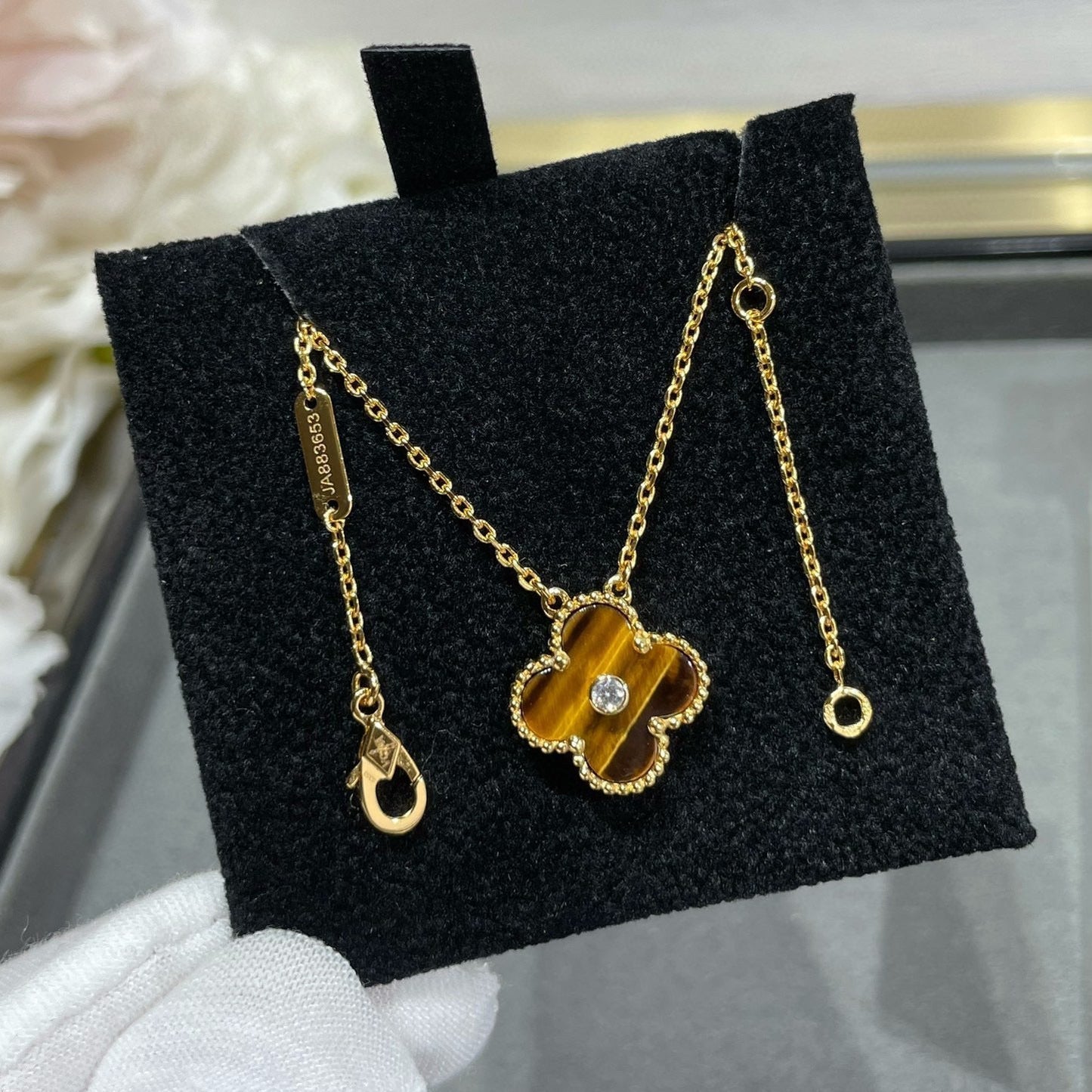 [Windsor Jewelry]CLOVER 15MM DIAMOND AND YELLOW TIGER'S EYE AGATE necklace