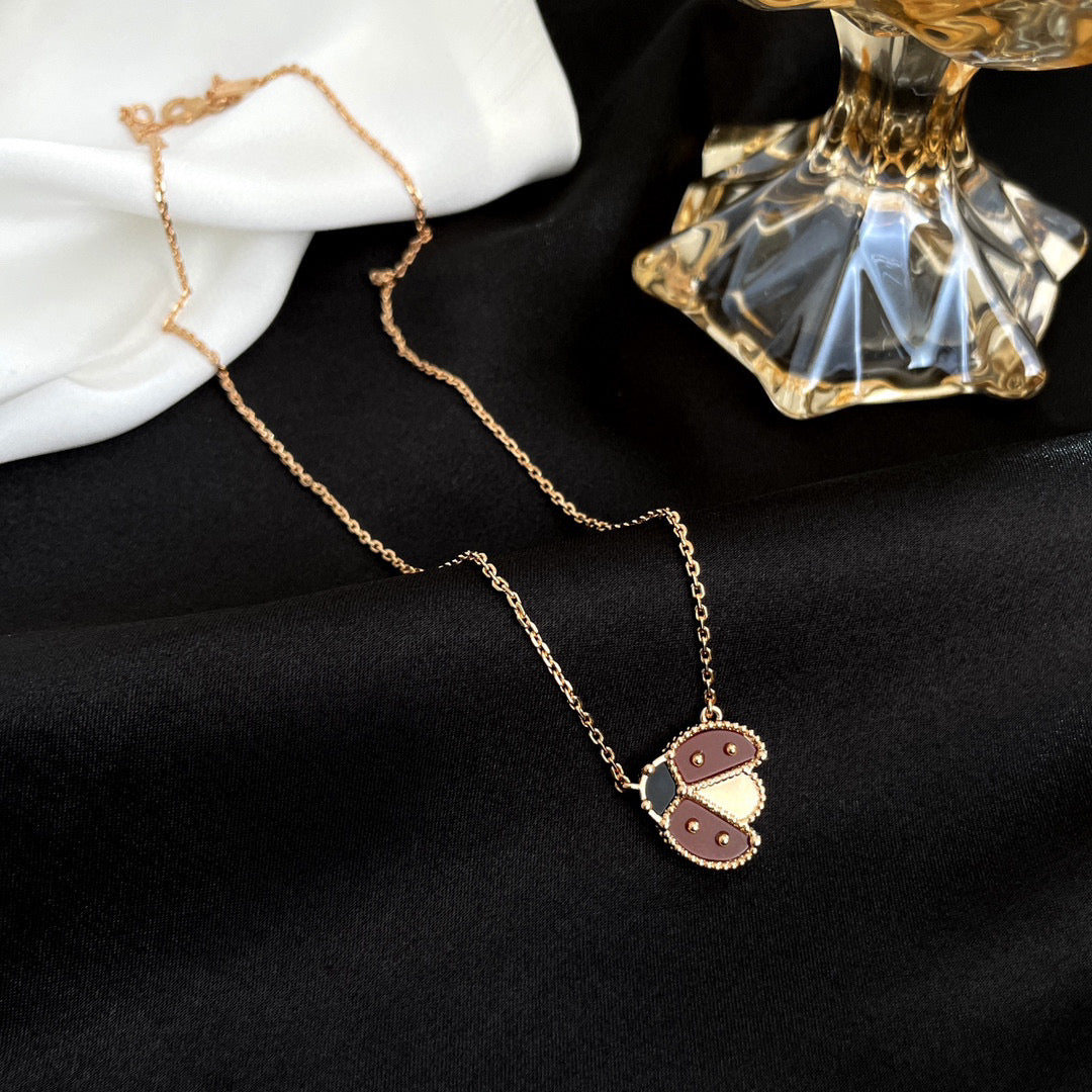 [Windsor Jewelry]LUCKY  CARNELIANS LADYBUG NECKLACE