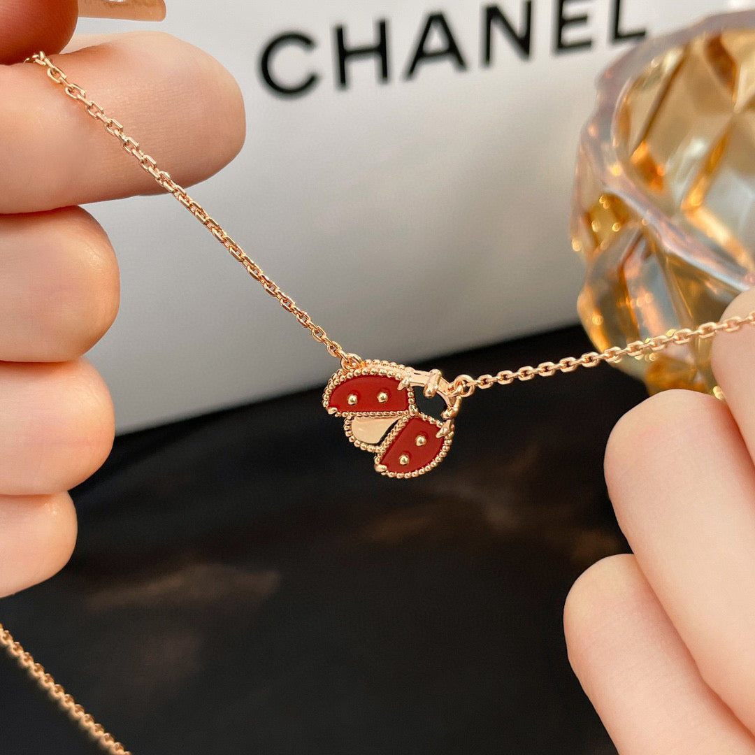 [Windsor Jewelry]LUCKY  CARNELIANS LADYBUG NECKLACE