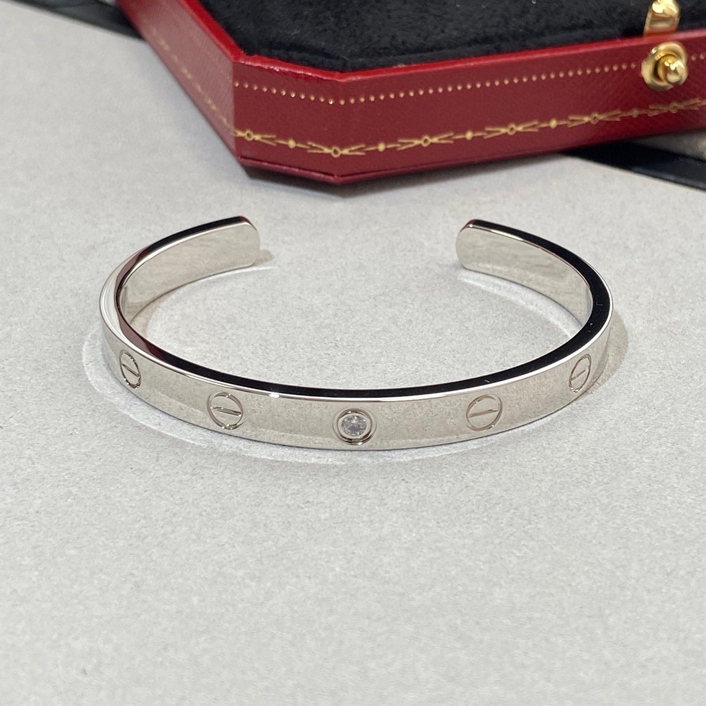 [Windsor Jewelry]LOVE BRACELET 6.1MM 1 DIAMOND OPEN CUFF