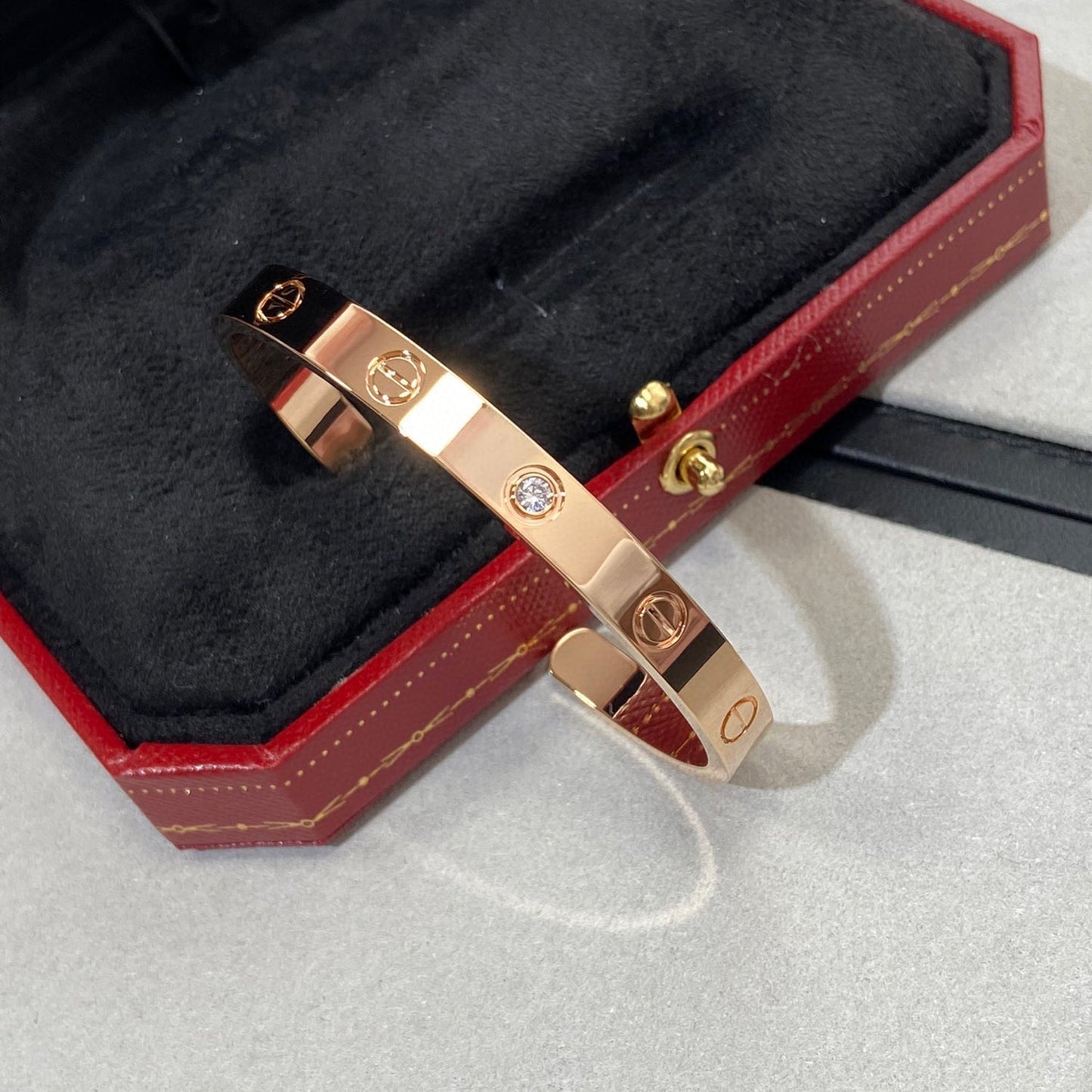 [Windsor Jewelry]LOVE BRACELET 6.1MM 1 DIAMOND OPEN CUFF