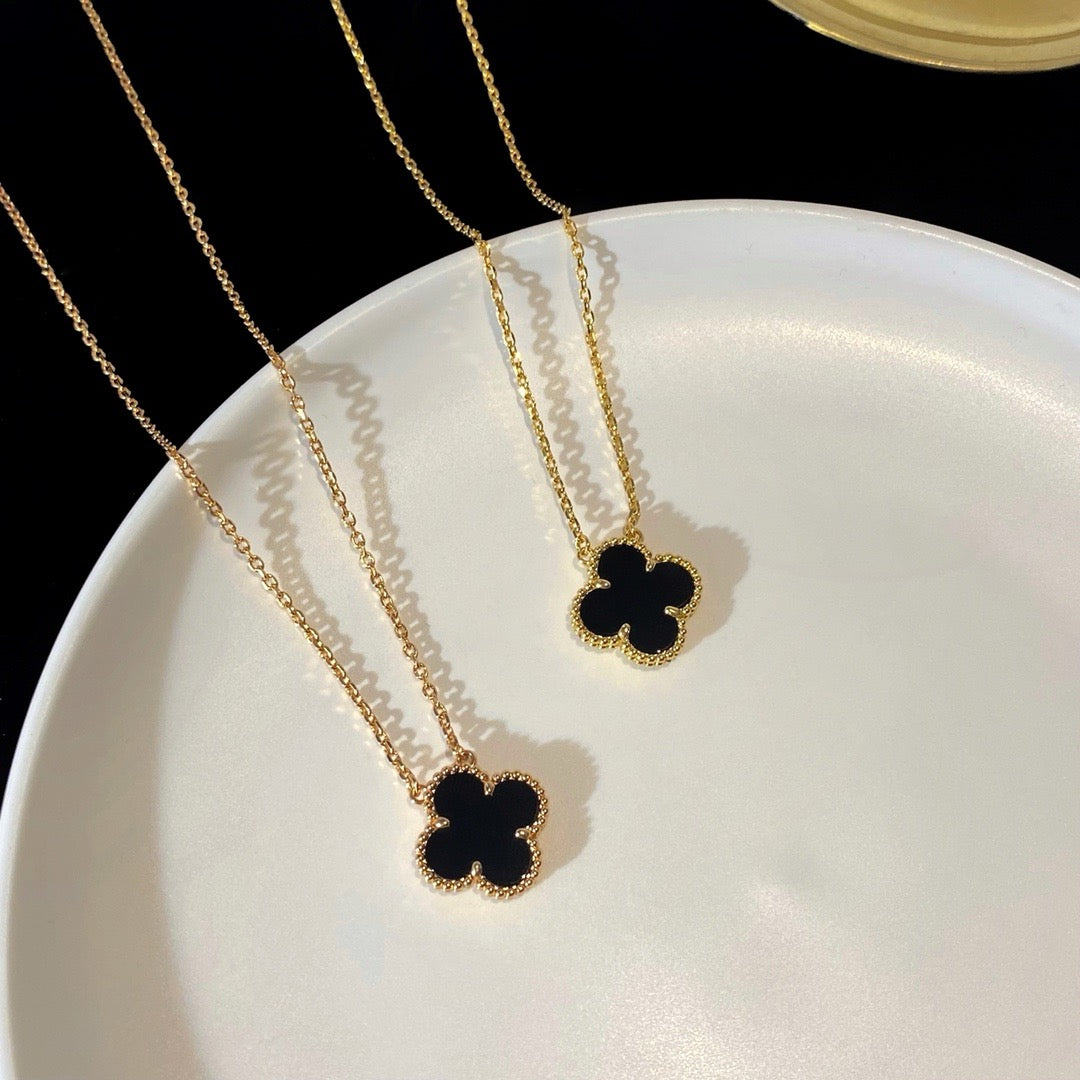 [Windsor Jewelry]CLOVER 15MM BLACK ONYX SINGLE FLOWER NECKLACE