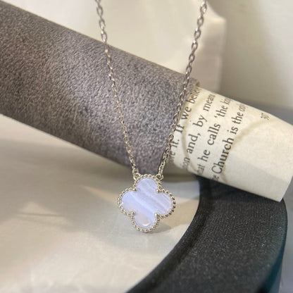 [Windsor Jewelry]CLOVER 15MM BLUE CHALCEDONY NECKLACE SILVER