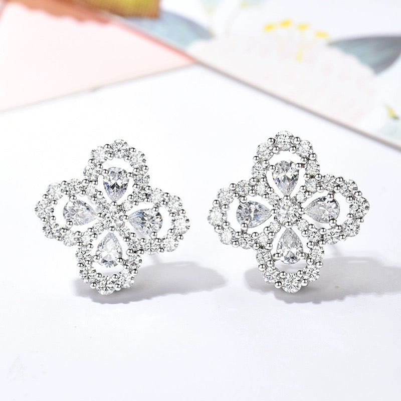 [Windsor Jewelry]LOOP EARRINGS FULL MOTIF DIAMOND 16MM