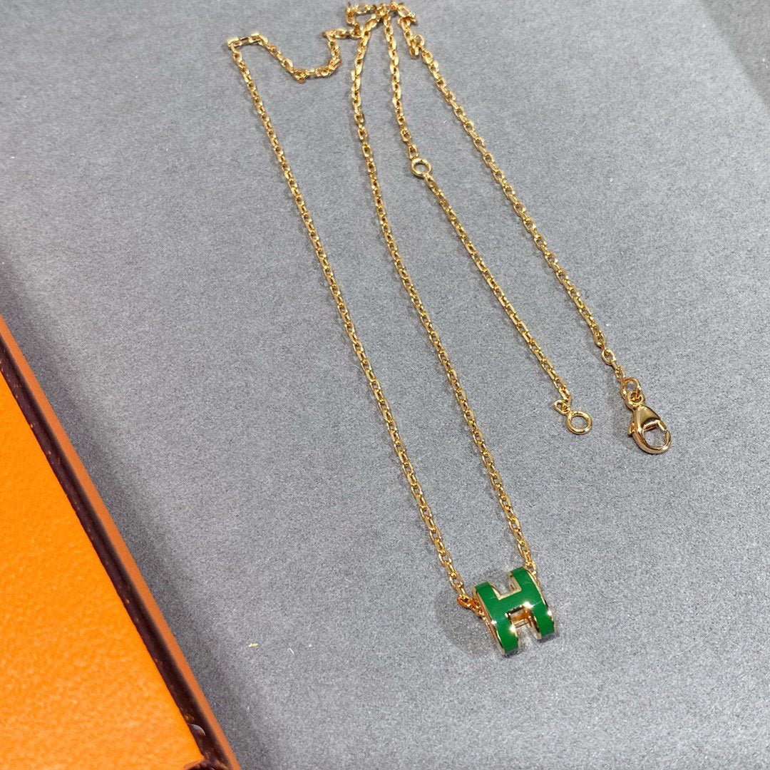 [Windsor Jewelry]POP H GREEN NECKLACE SILVER AND GOLD