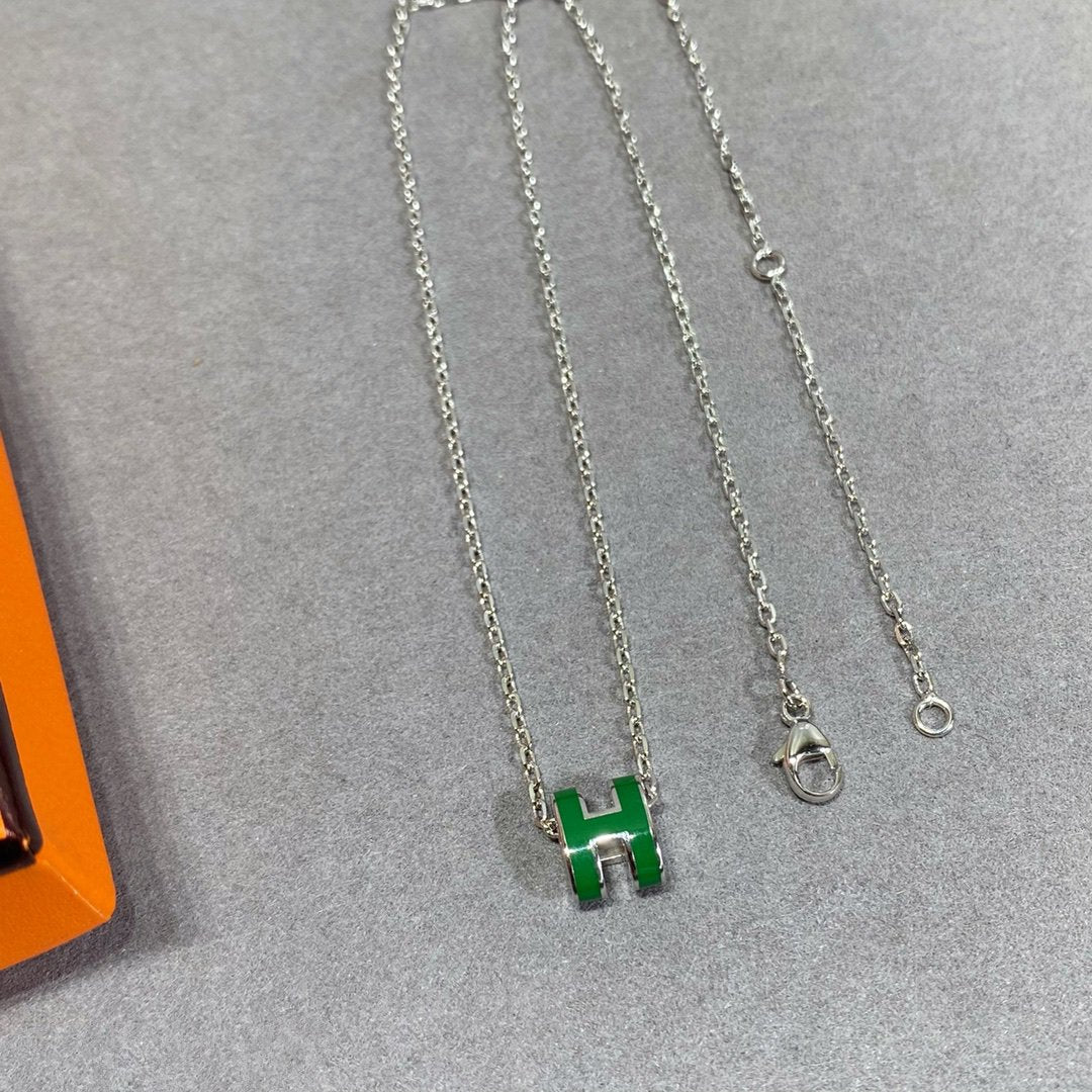 [Windsor Jewelry]POP H GREEN NECKLACE SILVER AND GOLD