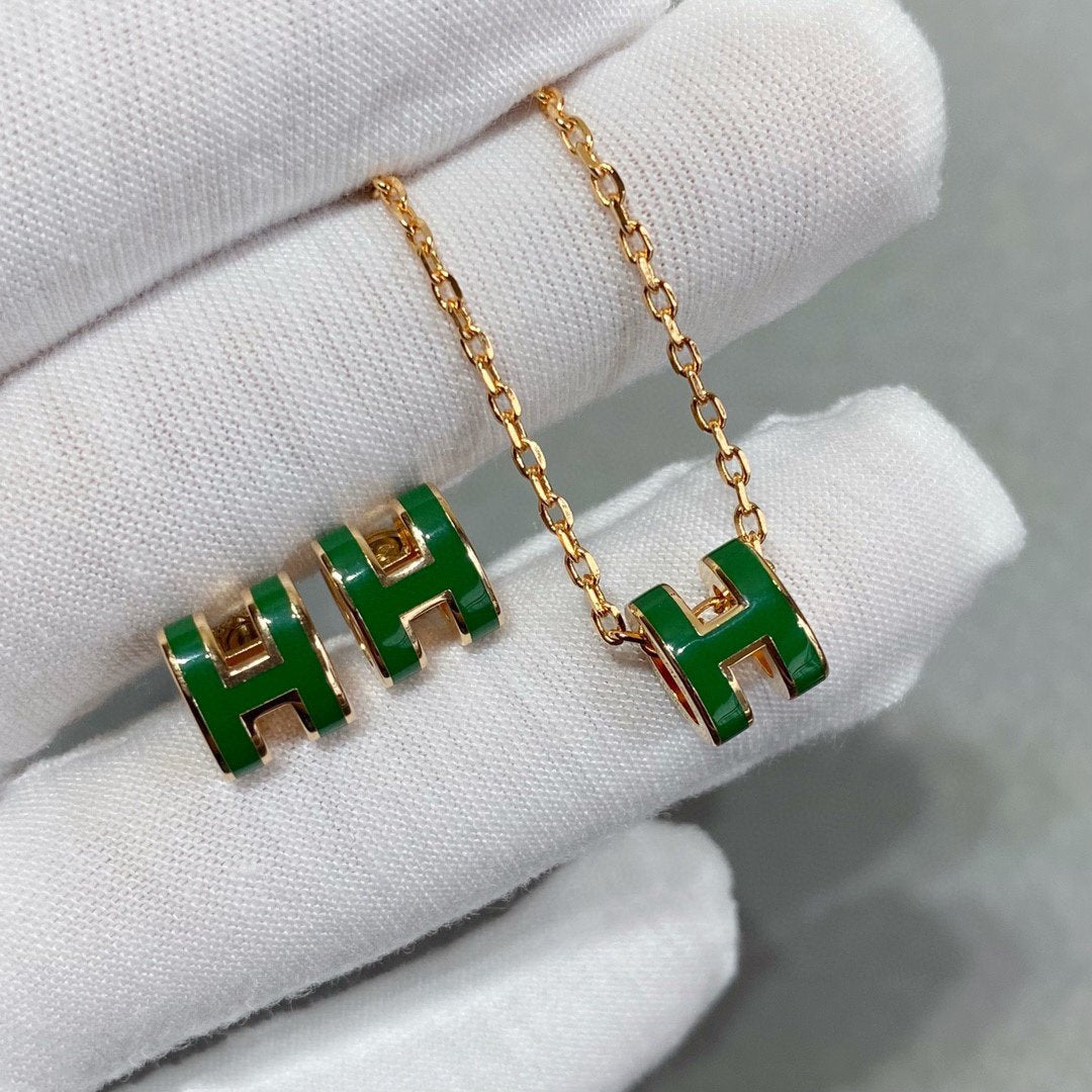 [Windsor Jewelry]POP H GREEN NECKLACE SILVER AND GOLD
