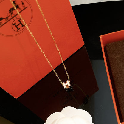[Windsor Jewelry]H WHITE SQUARE GOLD NECKLACE