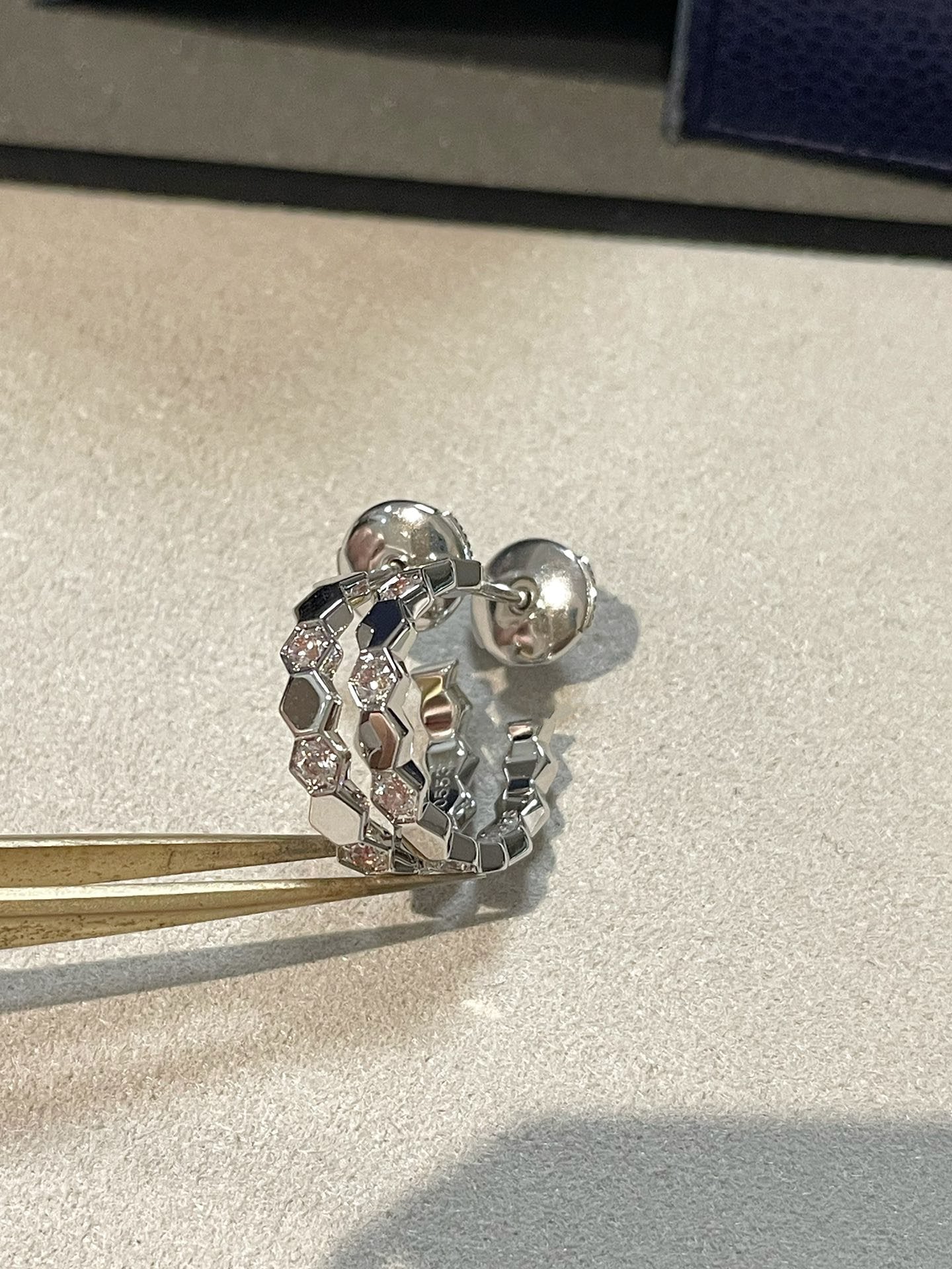 [Windsor Jewelry]Hollow Design Four-Leaf Clover Flower Shape Ring