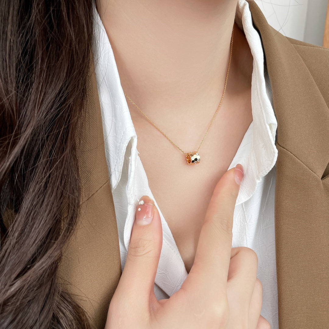 [Windsor Jewelry]BEE MINI PEDANT DIAMOND NECKLACE
