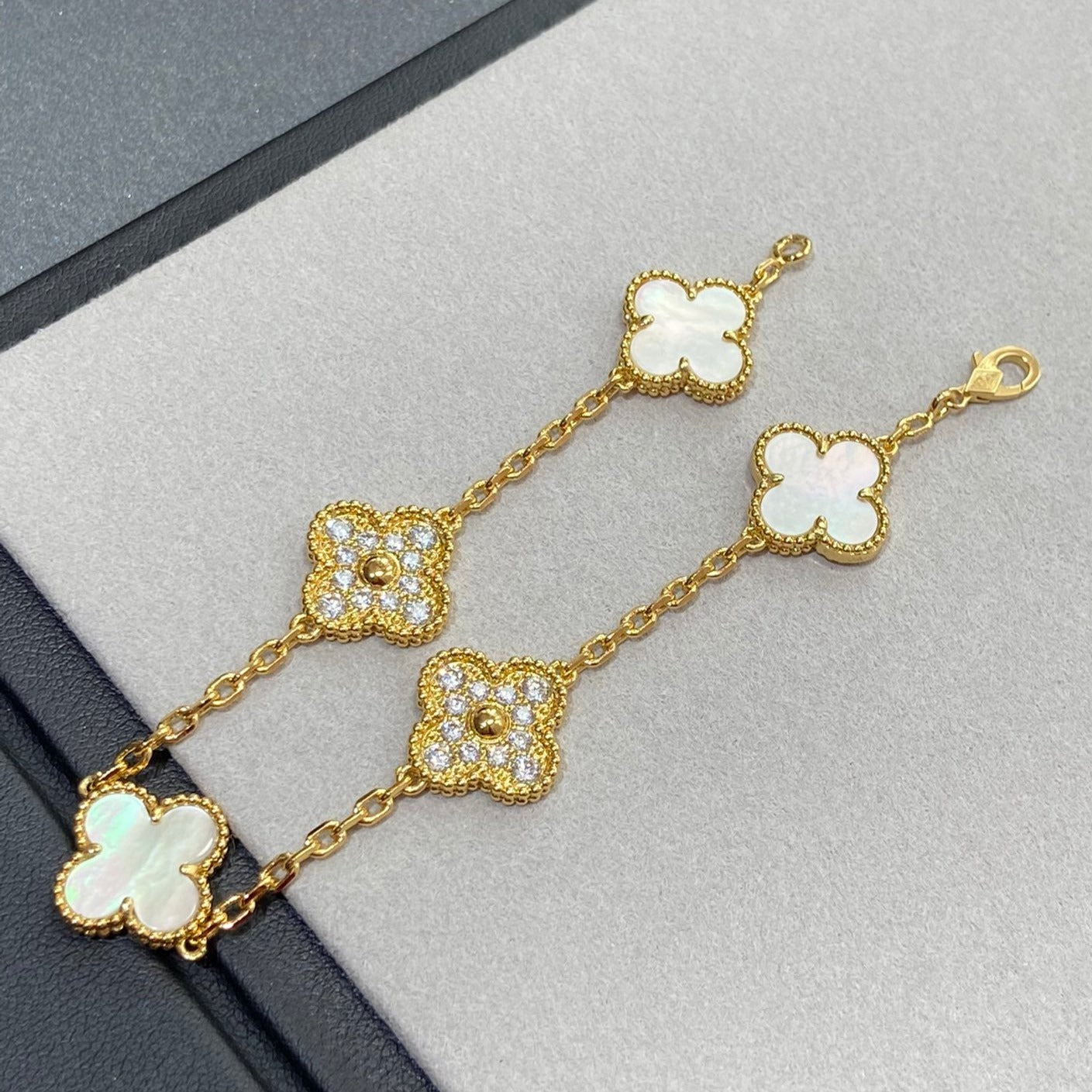 [Windsor Jewelry]CLOVER BRACELET 5 MOTIF WHITE MOP DIAMOND