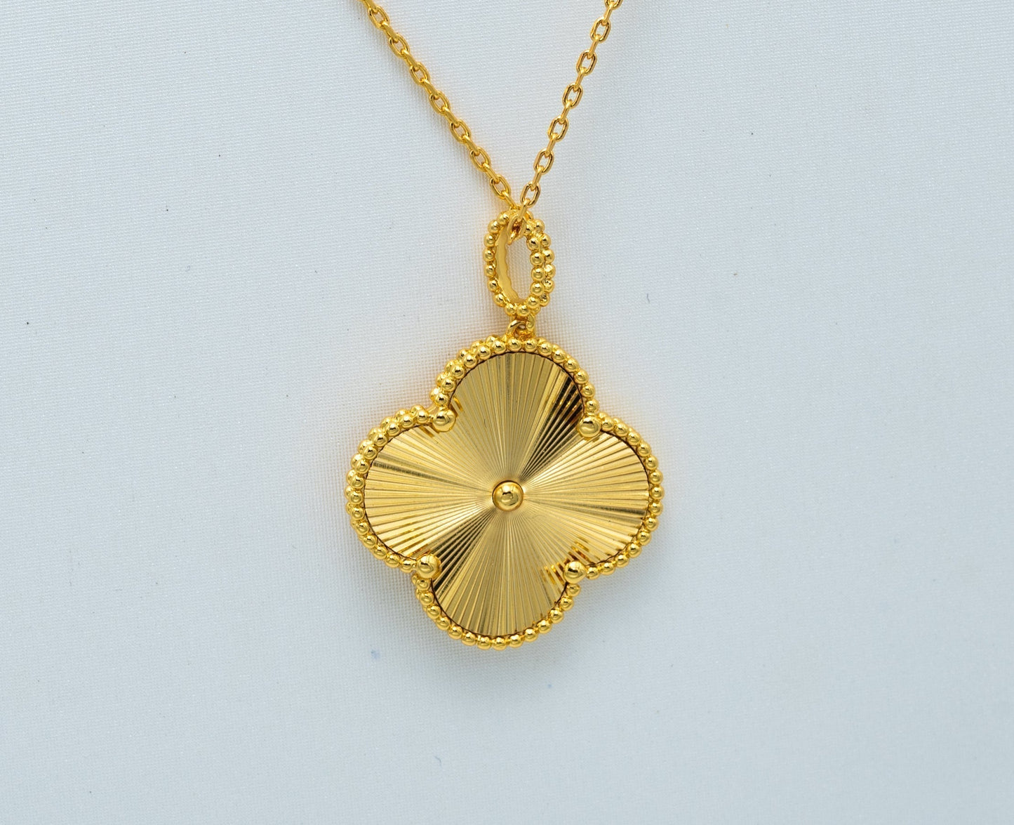 [Windsor Jewelry]CLOVER 25MM PEDANT NECKLACE GOLD