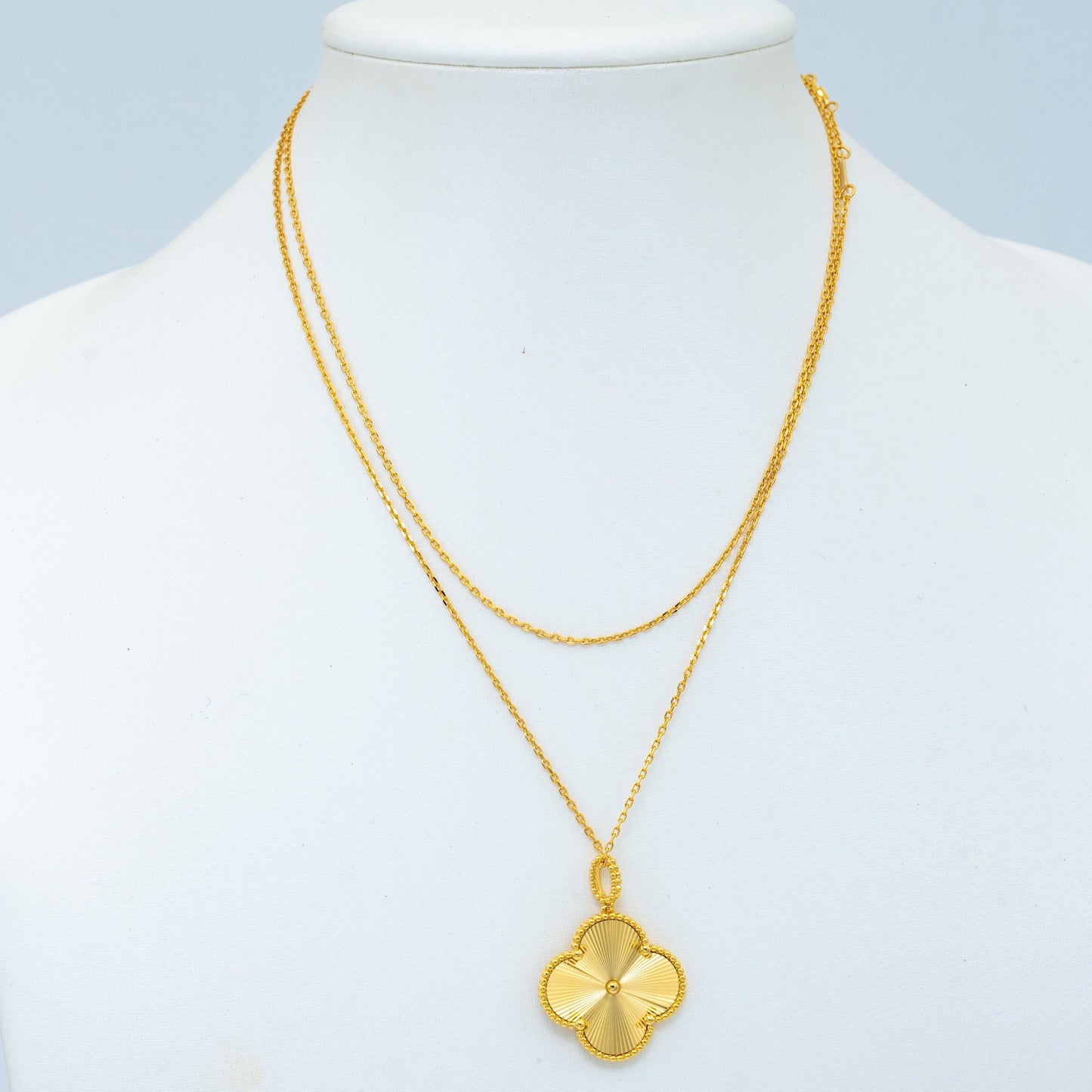 [Windsor Jewelry]CLOVER 25MM PEDANT NECKLACE GOLD