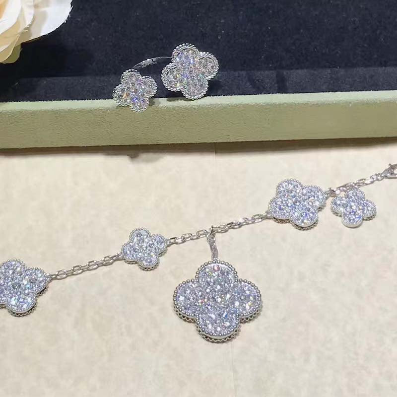 [Windsor Jewelry]CLOVER 6 MOTIFS SILVER DIAMOND BRACELET