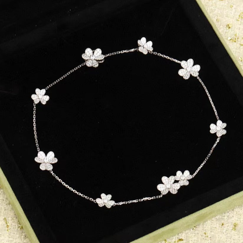 [Windsor Jewelry]FRIVOLE SILVER 9 FLOWERS NECKLACE